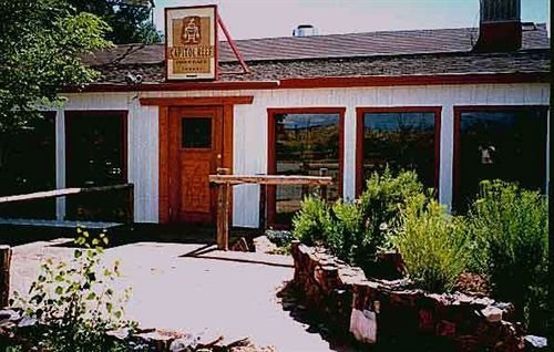 Capitol Reef Inn & Cafe Торри Экстерьер фото